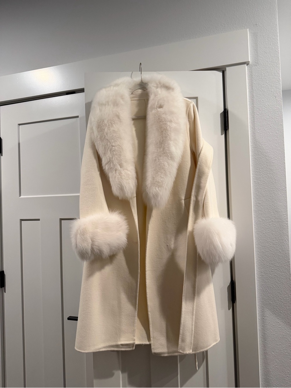 Source Unknown Cream Teddy Coat with Faux-Fur Collar & Cuffs